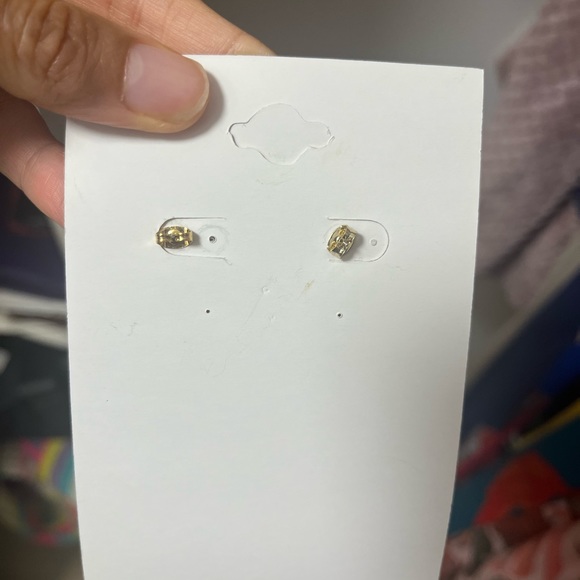 Earings - Picture 2 of 2